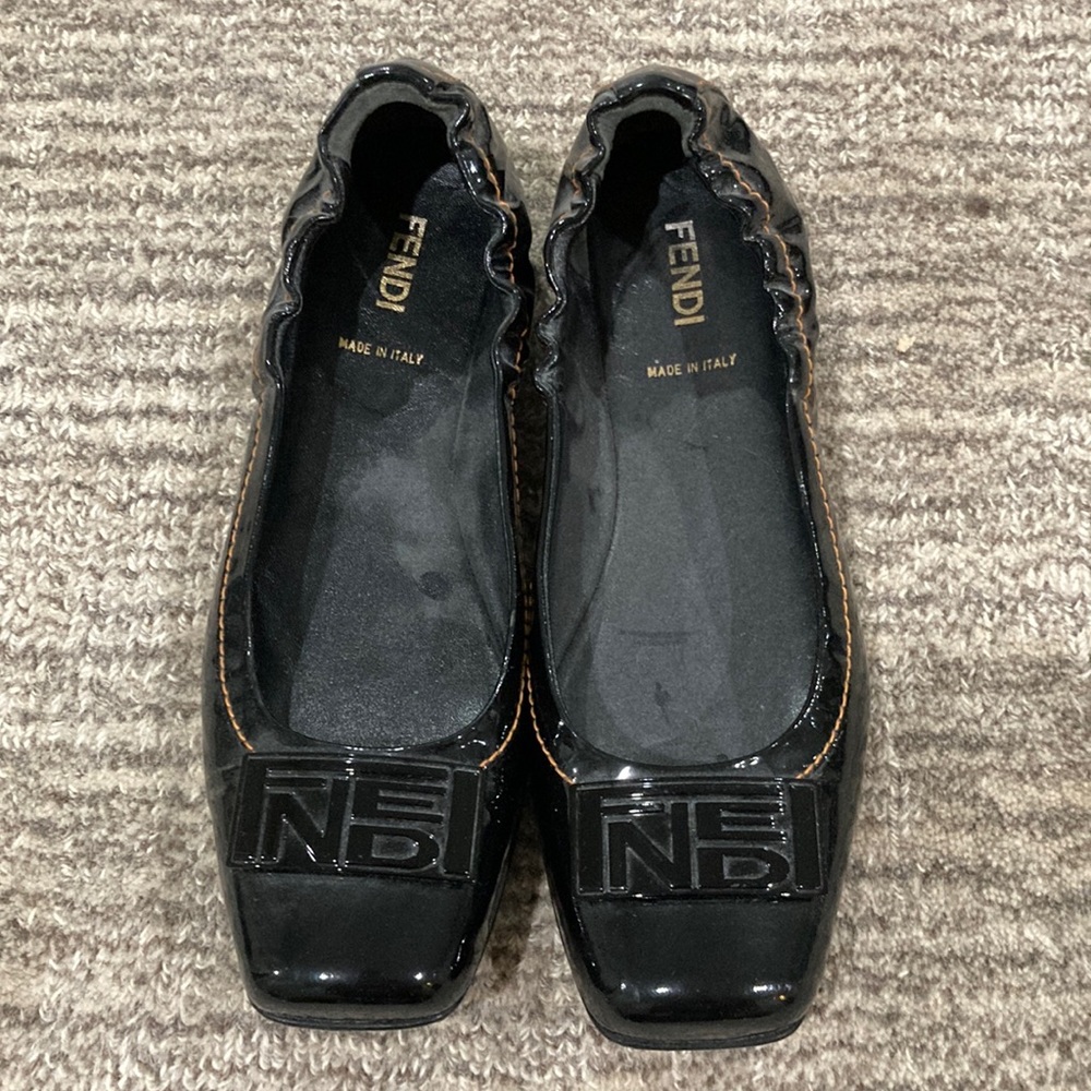 Authentic Fendi stitched loafers sz 6 VINTAGE!!